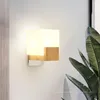 Modern Creative LED Trä vägglampor Norka Acrylic Bedside Sconce Till Sovrum Vardagsrum Aisle El Korridor Cafe Barlampa