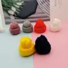 10pcs creativo fatto a mano cappello di lana lavorato a maglia pendenti con ciondoli mini cappelli orecchino ciondola per gioielli collana fare c