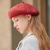 Береты берет шерсть Женщины осень осеньте теплый дышащую шапку вязаный корейский стиль Французская баррогата женская женская регулируемая веревка 2021