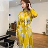 Kobiety Elegancka Fold Yellow Dress Damska Długi Rękaw Bowknot Kwiat Drukowana Sukienka Jednopierowa Sukienka Kobiet Letni Office Dress 210514