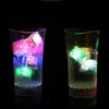 12 sztuk Nowość Party Dekoracji Kostki Lodu Noc Light Light Luminous Zabawki Light-up do Bar Cup Decor Wedding Christmas Materiały