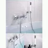 Chuveiro de casa de banho Conjuntos de cachoeira Torneira Banheira de parede Misturador de bico de torneira com mão e frio