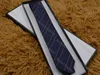 Cravatta da uomo in seta con lettera blu nero Jacquard Party Wedding Business Design alla moda con scatola G898318E