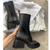 럭셔리 브랜드 여성 발목 부츠 스퀘어 발가락 PVC 여성을위한 PVC Rainboots chunky heel 고무 첼시 부츠 숙녀 두꺼운 바닥 비 신발 Y1209