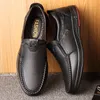 2020 Novos Sapatos Casuais de Couro Real Flats Formal Dress Shoes Nonslip Slip On Black Mens Locais Respirável Calçado Masculino