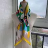 2021 Ankomst Vår sommar Klassisk häst 100% ren silke Scarf Twill Handgjorda Roll 90 * 90 cm Sjalfolie för Kvinnor Lady Gift