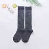 Kvinnor Strumpor Partihandel Lång Strumpor Italien Style Fashion Sock Brev Andas Bomull Causal Slumpmässig Färg