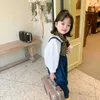 Neonata stile coreano primaverile Set da 2 pezzi Camicie lunghe bianche + Salopette di jeans Abbigliamento per bambini E670 210610