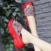 Pantofole Multicolor Crystal Bling Zeppe Donna Infradito Scarpe alte Donna Muffins Glitter Slip On Platform Slides Femme 2021