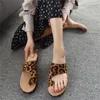 Kvinnor Tofflor Designers Platform Sandal Fashion Print Leather Slides Flip Flops Good Quality Lady's Flat Sandals Sommar Utomhus Strand Skor 009