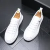 NEUE MEN039S Flats Shoes Fashion White Blue Casual Trend Niedrig helfen Männern bequeme Sicherheit Nicht -Slip -Leder -Slipper9096201