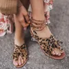 Женские повседневные сандалии женские туфли кисточкой шитья летняя женская плоская обувь PU кожаная женщина леопардовый печать Zapatos de mujer 2021