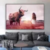 Tjej och Cow Print Canvas Målning Vilda djur Väggkonst Bilder för vardagsrum Cuadros Scandinavian Decor Affischer och utskrifter