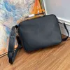 7A + Mode Un nouveau sac à bandoulière M57287 Caractéristiques Pochette avant à glissière et poche à double autocollant à l'intérieur des bretelles amovibles multiples