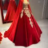 Red Gold Ball Suknia Arabska Suknia Ślubna z Cape V Neck Gorset Powrót Zroszony Koronki Niestandardowe Wykonane Kolorowe Sukienka Bridal Non White