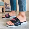 Pantofole da uomo Summer Outdoor Cool Slides Coppia scarpe casual Sandali da spiaggia alla moda per uomo Calzature Infradito da pavimento antiscivolo