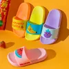 Pantofole per bambini estivi per ragazze dei ragazzi Infradito Cartoni animati Frutta Scarpe da spiaggia per bambini Baby Indoor House Toddler 210712