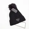 Дизайнерская шапка с помпонами, однотонная брендовая женская спортивная лыжная шапка, осенне-зимняя вязаная шапка с принтом7492861