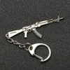 PUBG Brelok M416 AKM SCR AWM M24 KAR98K VSS Plecak Plecak Kask Pan Flare Pistolet Brelok Key Chain Pierścień Biżuteria Armii