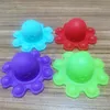 Cadeaux de Noël et d'Halloween Porte-clés poulpe coloré jouets fidget multi-expression push bulle soulagement du stress fournitures spéciales de vacances et de fête