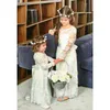 Flicka spets lång klänning blomma för ålder 2-12 baby barn prinsessa formell bröllop prom party klänning vit / beige stor båge söt kläder g1129