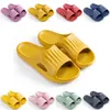 Kapcie Hotsale Slajdy Buty Mężczyźni Kobiety Sandal Platforma Sneaker Męskie Kobiet Czerwony Czarny Biały Żółty Sandały Sandals Trener Odkryty Styl Pantofelowy 1-8