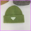 Новая мода мода вязаная шапка шапка женские колпачки шляпы мужские дизайнерские бейсбольные шапки дизайнеры кабекет ведро шляпа зима падение хижины шерсть D218253F