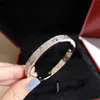 2023 Luxury Top Fine Brand Pure 925 Sterling Silver smycken för kvinnor Easy Lock Bangle Rose Gold Full Big Main Diamond Love Wedding Engagement Screw Armband