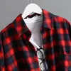 Vogorsan Autumn Cotton Plaids Kvinnor Blusar Skjorta av hög kvalitet Fashion Plus Size Womens Shirts Plaid Topps Röd/gul 210326