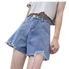 Summer Femmes hautes Hole Loose Blue Denim Shorts décontractés Femelle Ligne large Joue noir Couleur solide Jeans 210430
