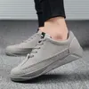 Nyaste löparskor Kvinnor Men Des Chaussures Dancefloor Green Cool Grå Trail Vibes Orange Triple Black Camo Mens Sport Sneakers Trainers