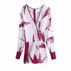 Eleganta kvinnor v-nacke lösa skjortor mode damer print crossing toppar streetwear kvinnlig chic lång asymmetrisk blus 210427