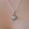 Colares pendentes Clássico Natural Moonstone Colar Pingentes Jóias Para As Mulheres Festa Presentes do Dia dos Namorados com Corrente