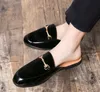 클래식 디자이너 샌들 남성 슬리퍼를위한 이탈리아 반 신발 정품 가죽 로퍼 맨스 모카신 비 슬립 여름 운전 캐주얼 신발