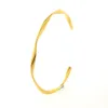 Metal Twisty Cool Bangle 24k прекрасный сплошной желтый золотой женский браслет минималистский золотой манжеты браслет ее