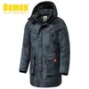 Oumor 8XL Uomo Inverno Lungo Casual Camouflage Giacca con cappuccio Parka Cappotto Uomo Outdoor Moda Caldo Spessa Tasche Parka Trench Uomo 211204