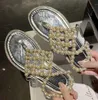 パールサンダル女性2024夏の新しい高級ダイヤモンドセッティングフリップフロップサンダルファッションラインストーンフラットスリッパエレガントなローマの靴
