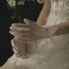 luvas de mão de casamento