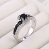 Huitan Specjalne Zainteresowanie Czarny Kamień Kobiety Obrączka Oglepanie Kryształ Cyrkon Delikatny Prezent Najwyższej Jakości Kobiet Klasyczna Biżuteria