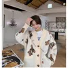 Lazy Style Women Casual Cardigan Koreanska Stickad Tröja Brev Liten Bear V Nacke Lossa All-Match Ladies Fashion Coat Top TT0057