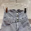 DEAT SPRING ARRIVALS SÅLD SINGLE RAD METAL KNAPPEN VATTEN HÖG Midja Kändis Skinny Denim Shorts MZ131 210709