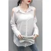 Kadınlar bluz gömlekleri hong kong tarzı retro tasarım niş uzun kollu omuzlu gevşek çok yönlü orta uzunlukta gömlek 2022 moda gündelik