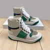 Nyaste barndesigner skor barn småbarn hög sneakers modebrev tryckt högkvalitativ utomhussport löpande sko pojkar flickor non-slip casual sneaker stövlar