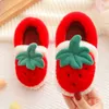 Winter aardbei slippers kinderen peuter meisje flip flop baby jongens bont glijbanen katoen indoor schoenen warm pluizig huis kinderen slipp h0914