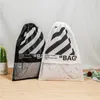 Ordinamento da viaggio Appeso bianco nero Borsa portaoggetti Zaino Tasca per scarpe Pacchetto borse con coulisse impermeabile