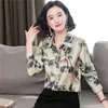 Mode coréenne Soie Femmes Blouses Satin Chemise à manches longues Office Lady Blusas Largas Plus Taille Rose Motif Femmes Tops 210531