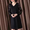 Autumn Winter V Neck Lace Long Sleeve Splicing Women's Dress Casual Loose Midi Female Chic Black Straight es 210526