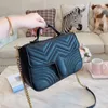 2021 Meilleurs sacs à bandoulière Womens Cross Body Heart Shaped Bag Crossbody Bag Sacs à main Sacs à main Sac en cuir véritable Sacs de haute qualité Les plus populaires