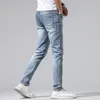 Heren Jeans Designer Zomer Lichtgewicht Stijl Logo Luxe Beroemd Merk Mannen Gewassen Casual Ontwerp Slanke Stretch Skinny Jeans Recht EU US Maat W28-W38