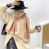 デザイナーのための冬のスカーフパシュミナウォームスカーフファッションクラシック女性を模倣するカシミアウールロングショールラップ65*180cm